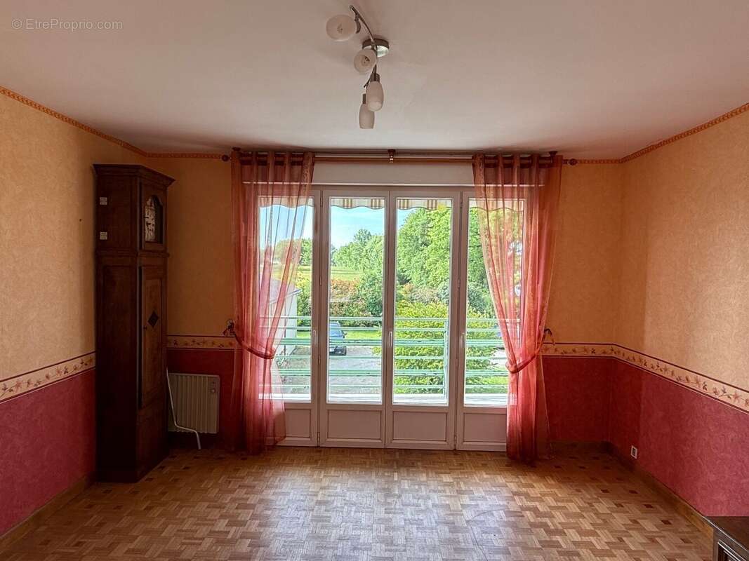 Maison à POULIGNY-NOTRE-DAME