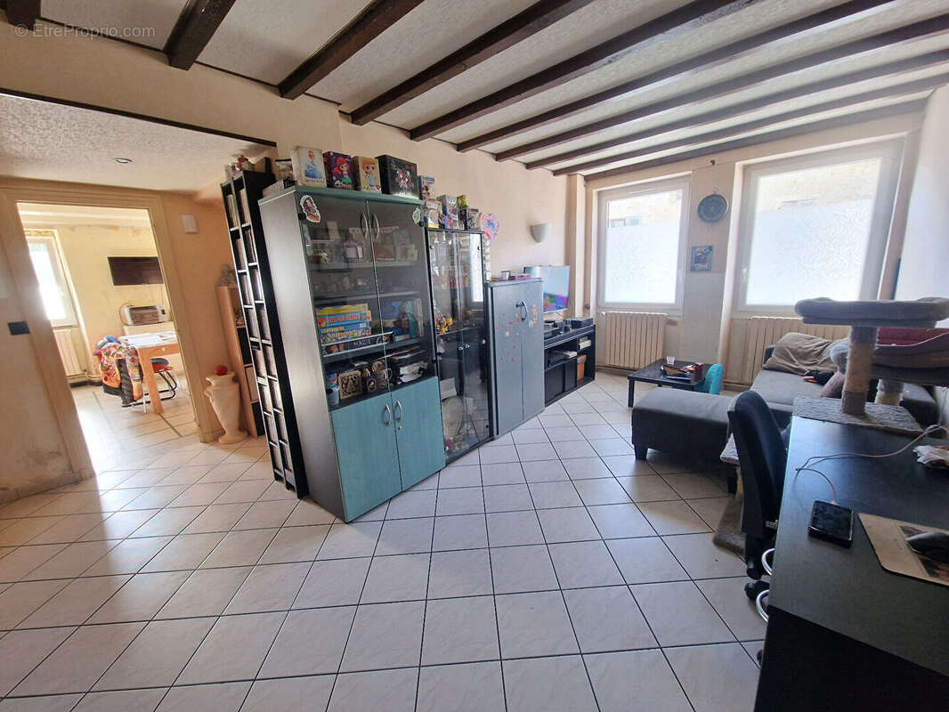 Maison à LES NEYROLLES