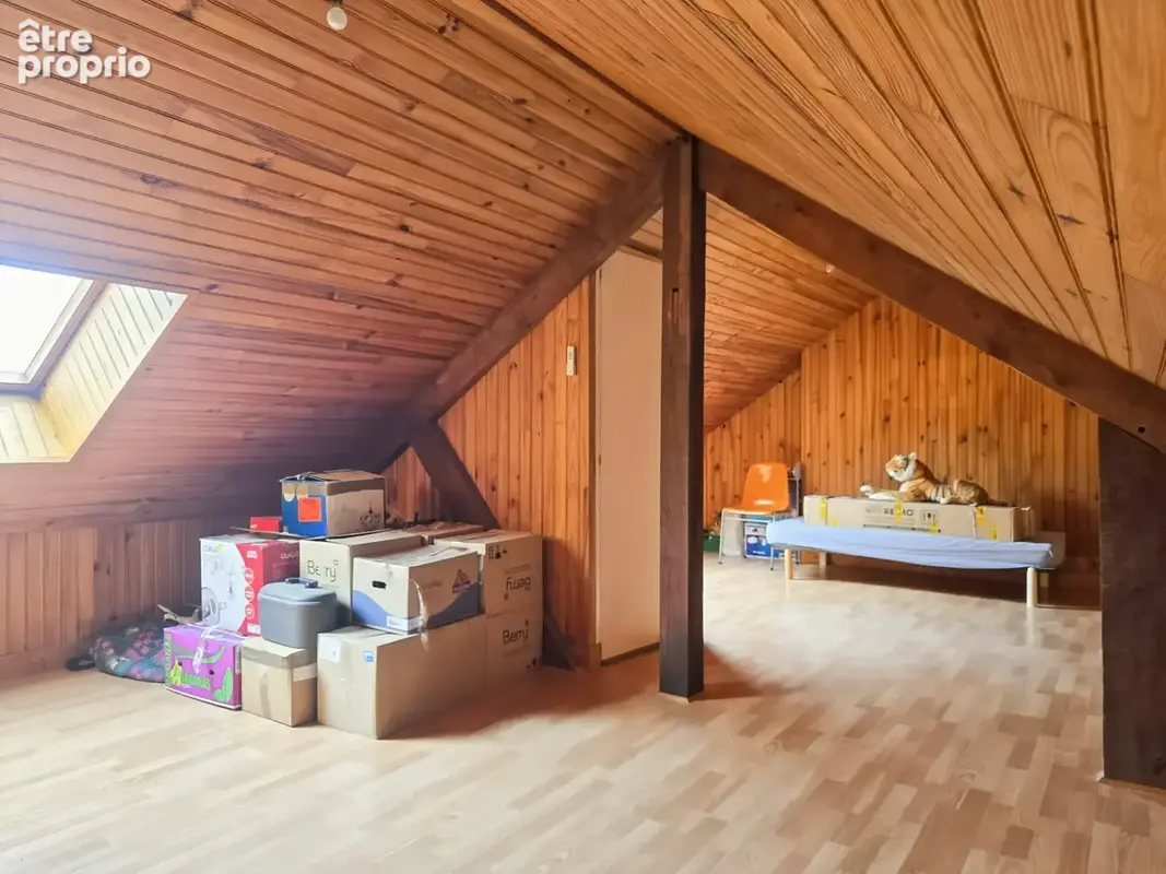 Une belle opportunité entre Les Maillets et Premartine ! Maison familiale de 94 m² idéalement située, qui n'attend plus que votr - photo 13
