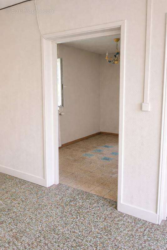 Maison à LA CHAPELLE-SAINT-MESMIN