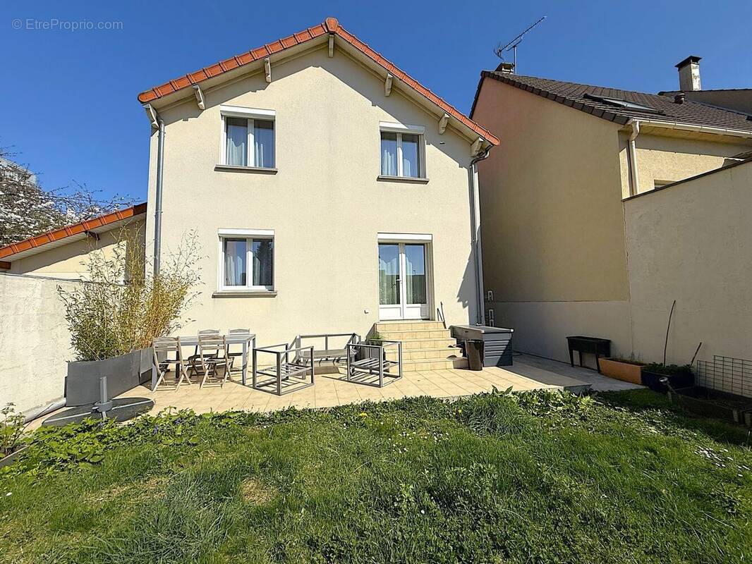 Maison à NEUILLY-SUR-MARNE