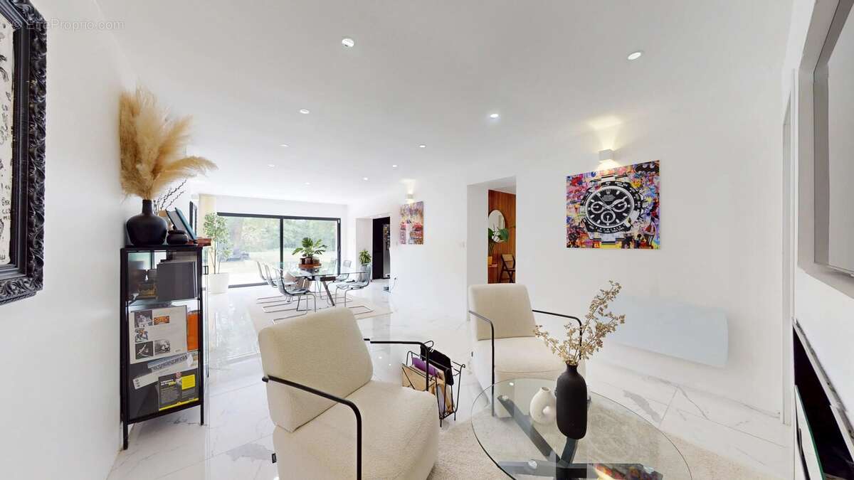 Maison 170 m² à Charmentray  - photo 10