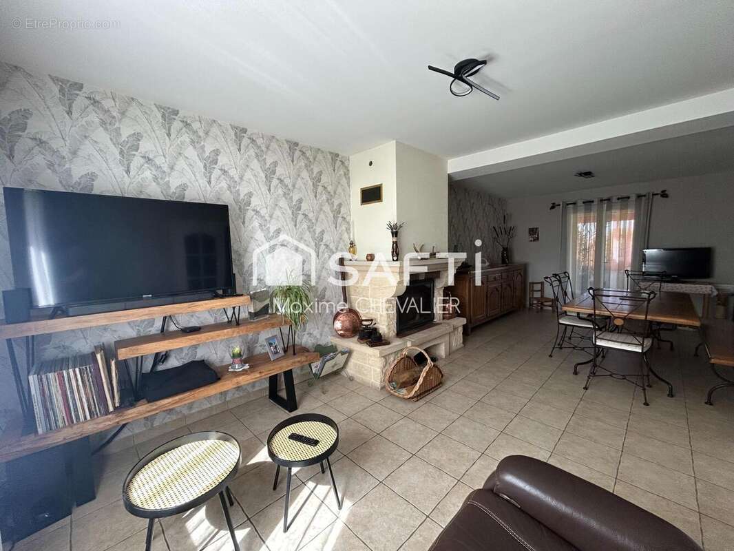 Maison 175 m² à Crevant  - photo 2