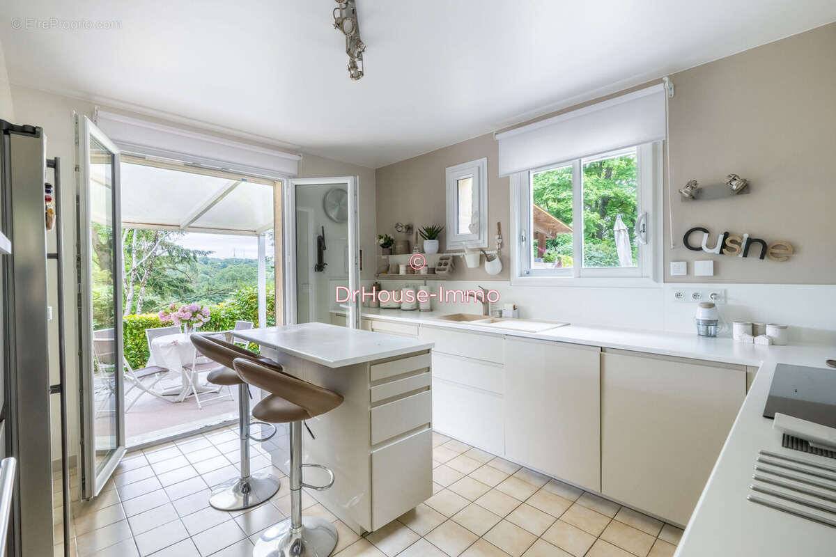 Maison 263 m² à Septeuil  - photo 10