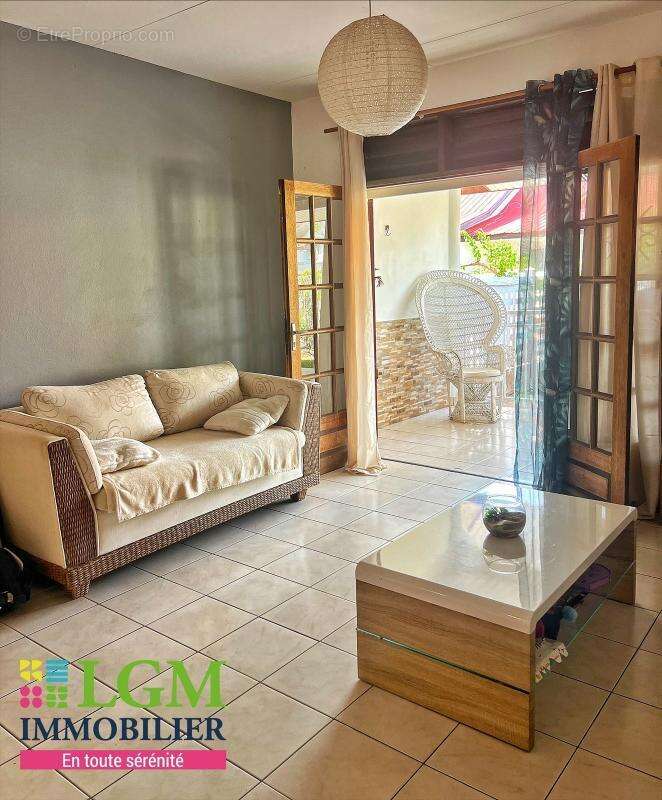 Maison à REMIRE-MONTJOLY