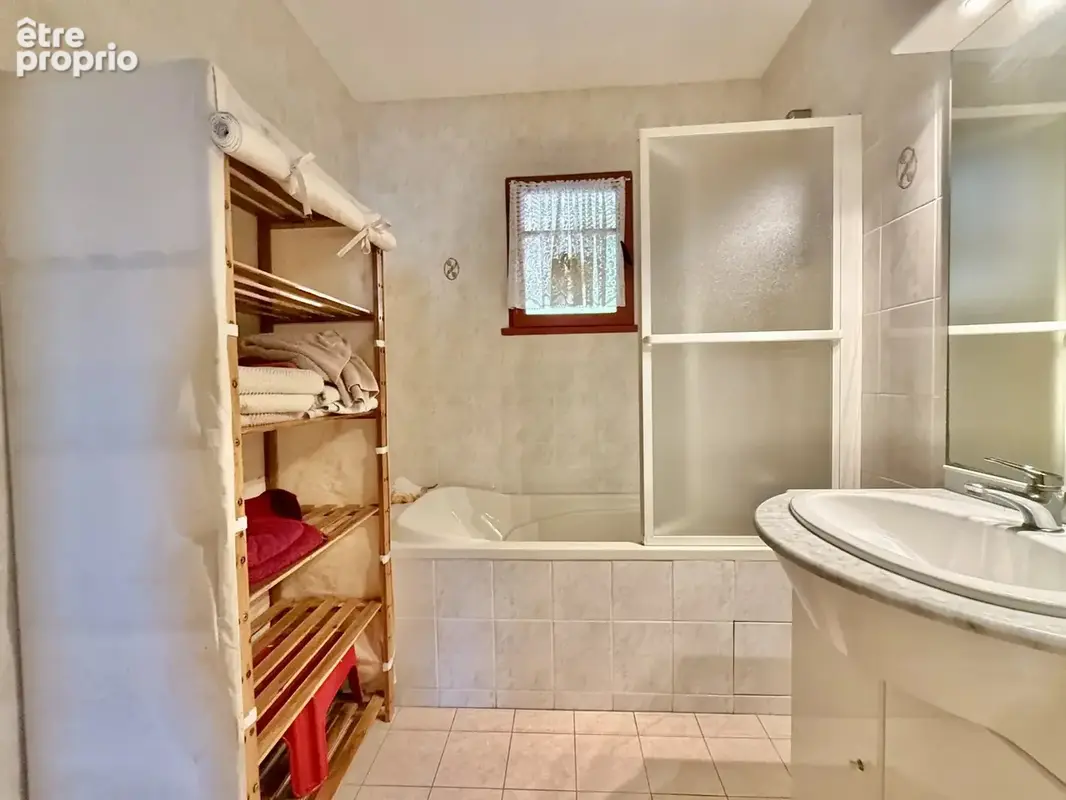Maison de plain-pied avec 4 chambres, piscine et garage - photo 14