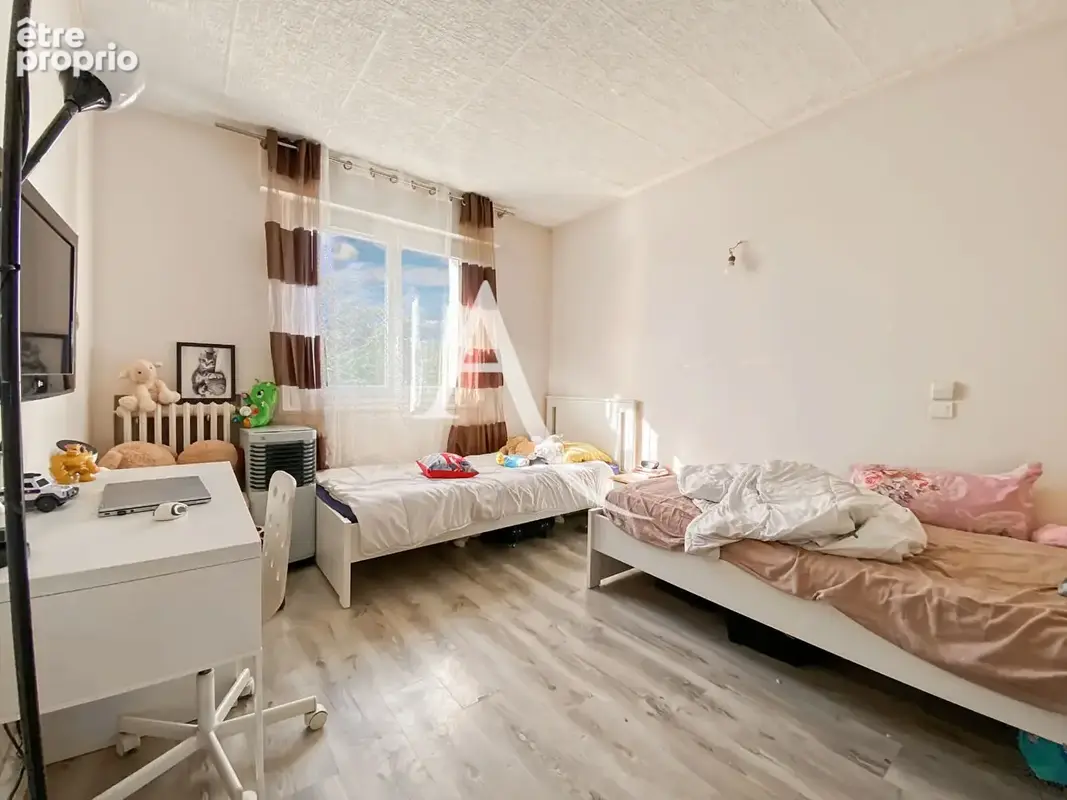 Appartement Bois D Arcy 4/5 pièce(s) 79 m2 - photo 9