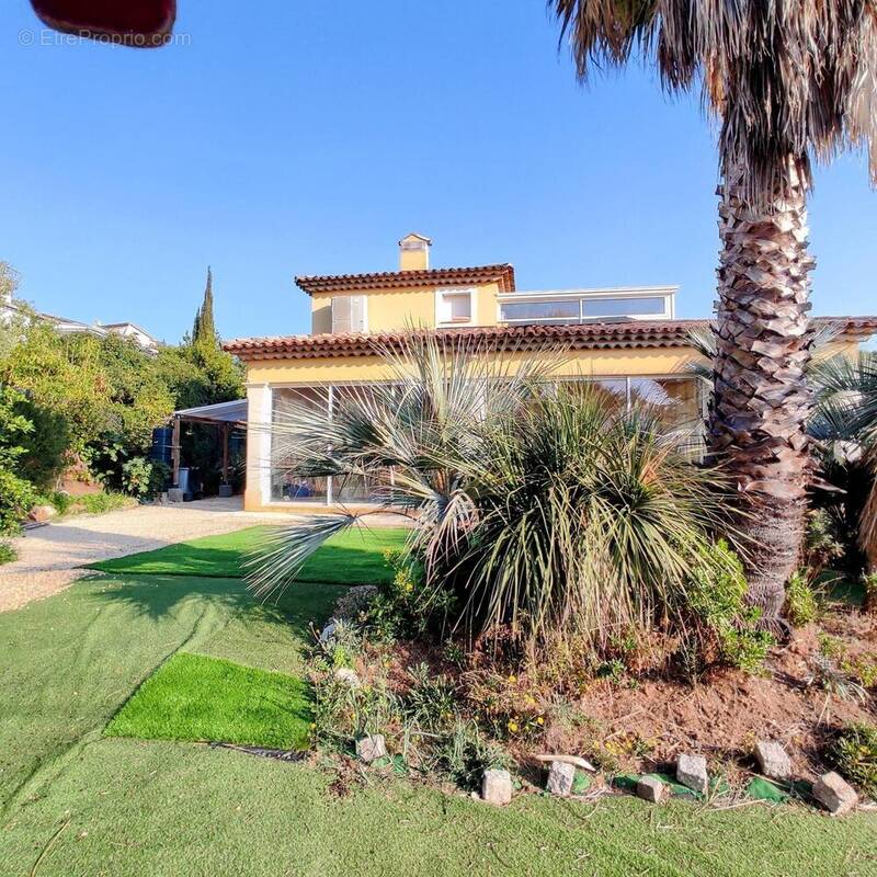 Photo Maison à Frejus au prix de 1 155 000€