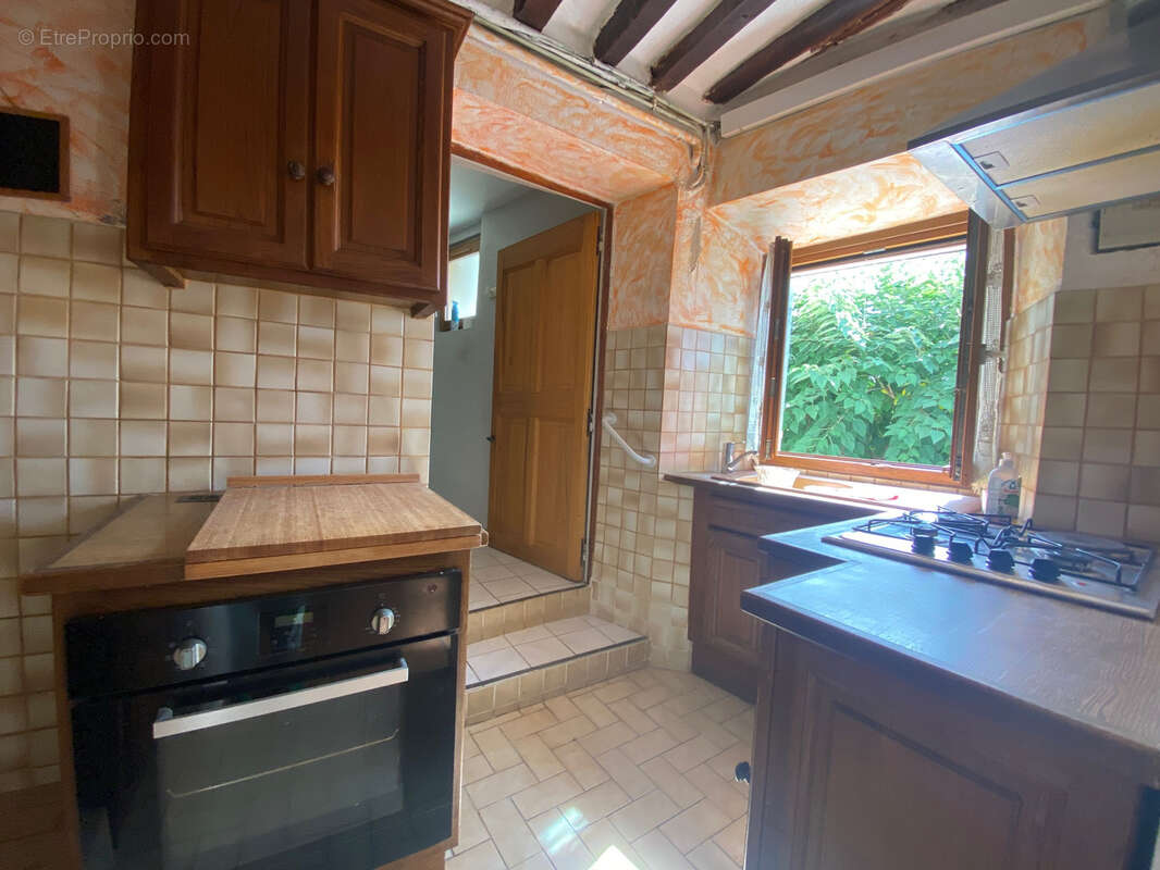 Maison à LA ROQUE-SUR-PERNES