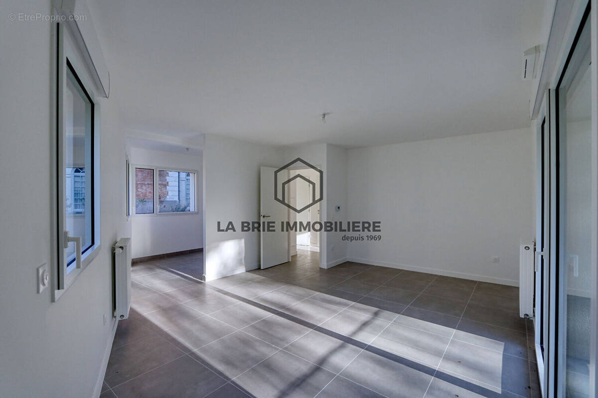 Appartement à RUBELLES