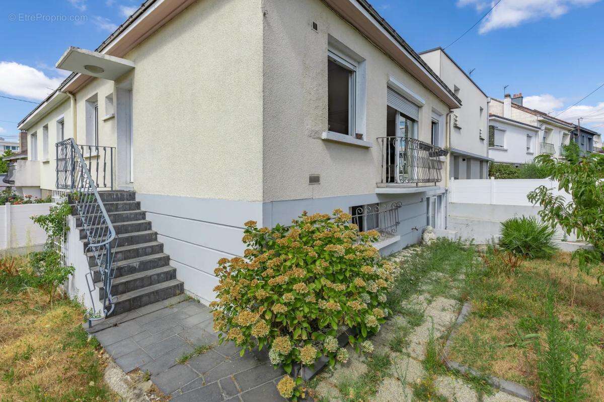 Maison de 7 pièces - 137 m2 - Saint-Herblain - photo 3