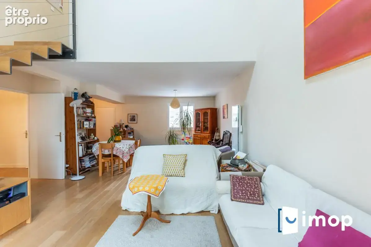 Duplex familial de 89 m² avec balcon, parking et cave - photo 2