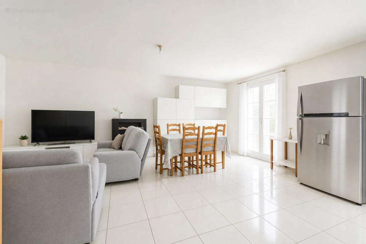 Maison de caractère 5 pièces à Rouvres - photo 2