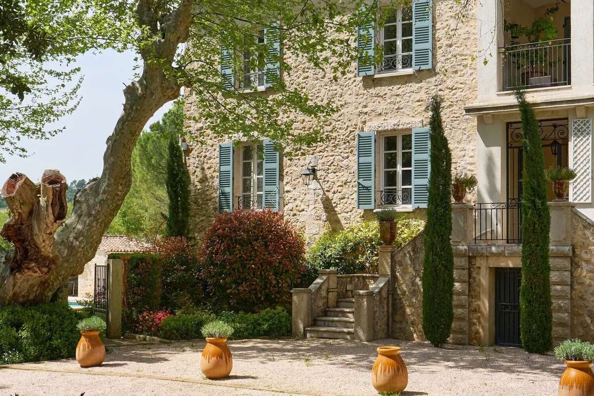 Propriété de charme profitant d'un parc de 10 hectares - photo 2