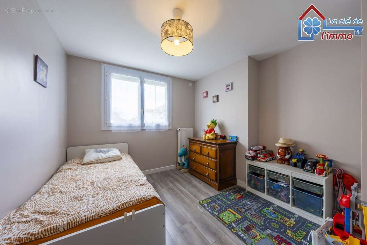 Maison à MOISSY-CRAMAYEL