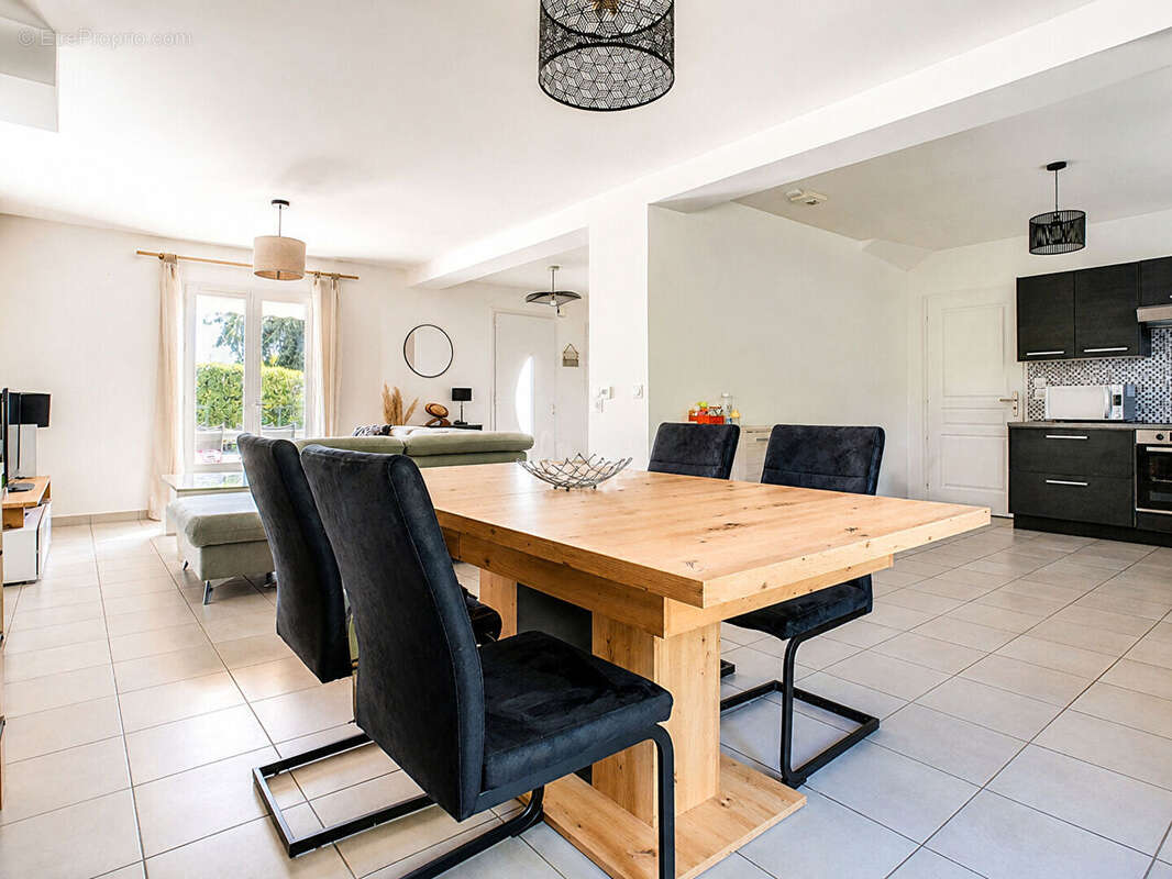 Maison - T5 - 98 m² - photo 7