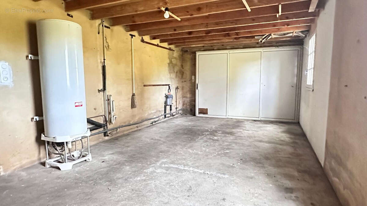 garage - Maison à FAUX