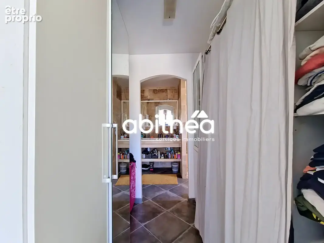 Maison recente de 2019, 155m2 inspiration provencale, 3 chambres dont suite  100m2 de garage  70m2 de terras - photo 14