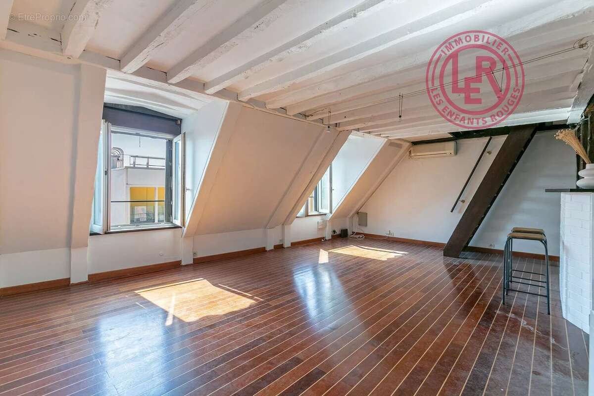 Appartement à PARIS-2E