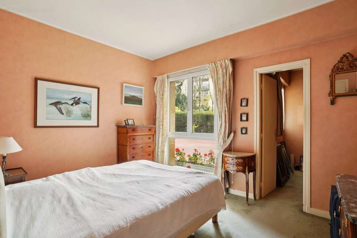 Appartement à NEUILLY-SUR-SEINE