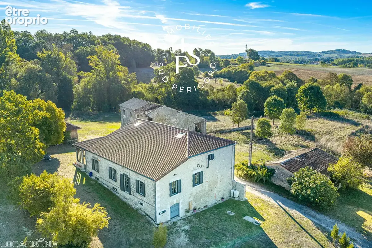 Maison en pierre  entiérement rénovée du 19e siècle avec dépendance entre Cancon et Villeréal. - photo 2