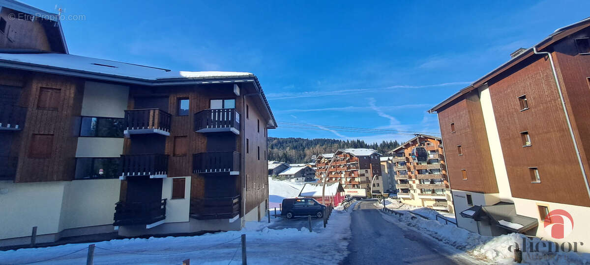 Appartement à MORILLON