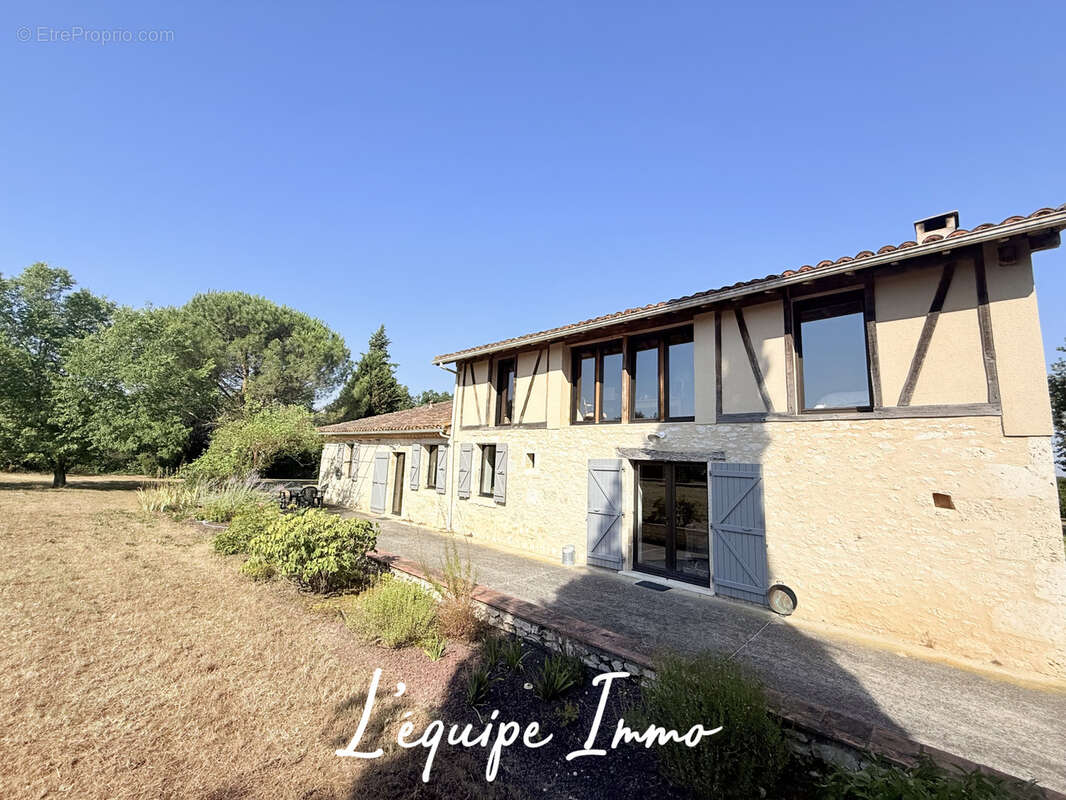 Maison à MAUVEZIN