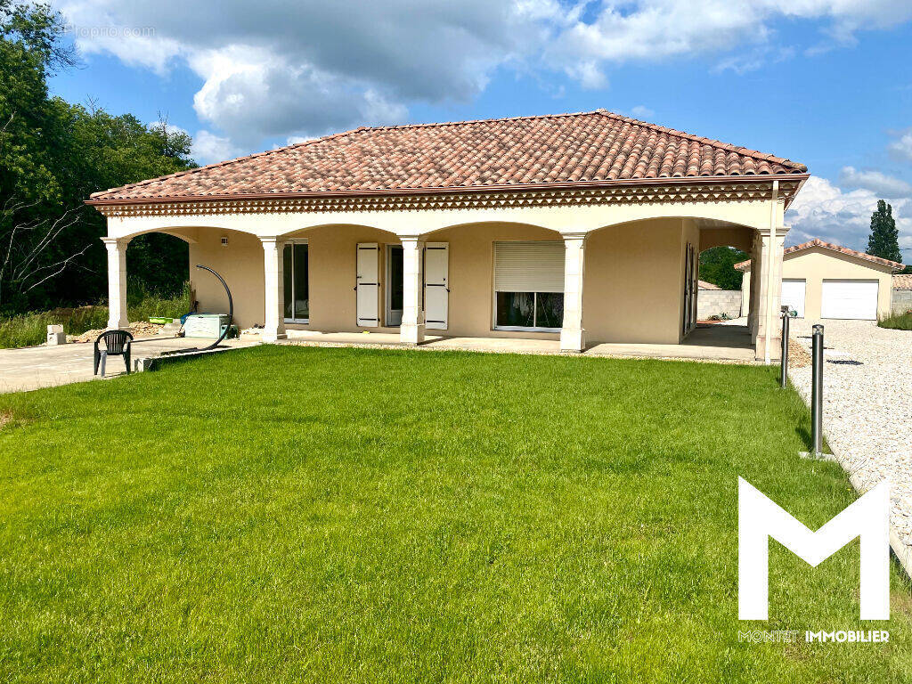 Maison à NEUVIC