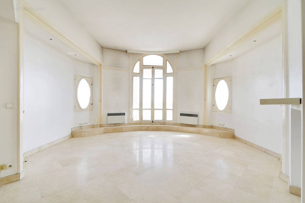 Appartement à PARIS-9E