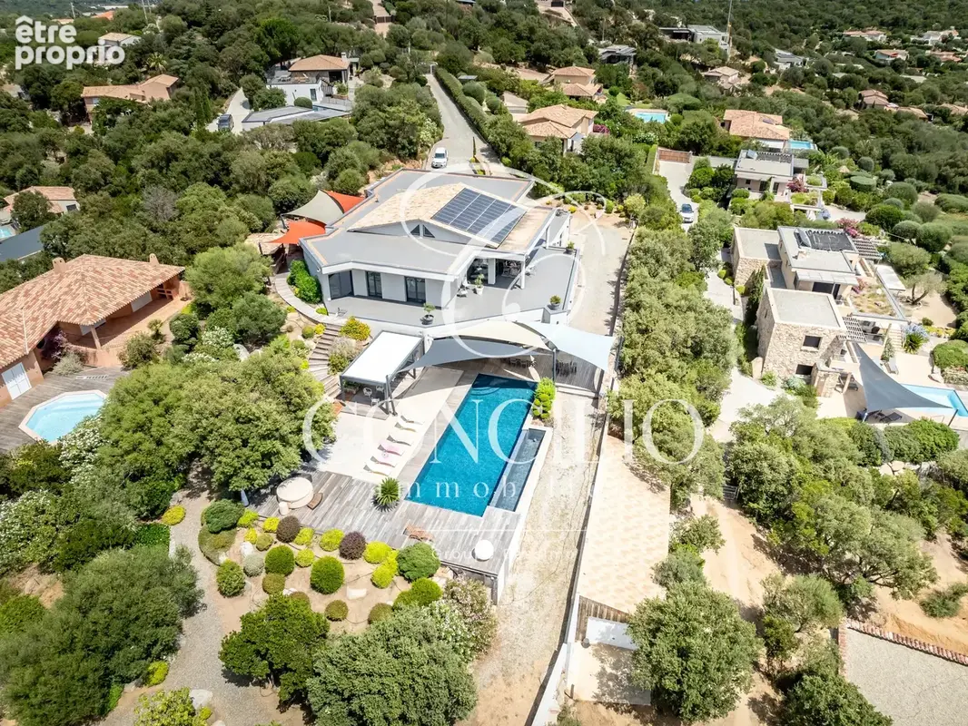 PORTO-VECCHIO - Villa contemporaine avec vue panoramique sur la baie de Saint-Cyprien - photo 4