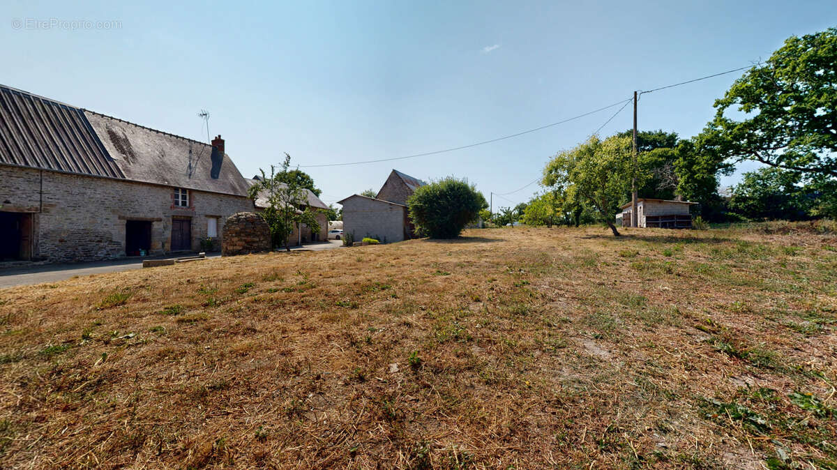 Longère de 146m2 avec dépendances sur 2 hectares. - photo 11