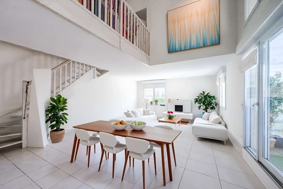 Appartement à MARSEILLE-2E