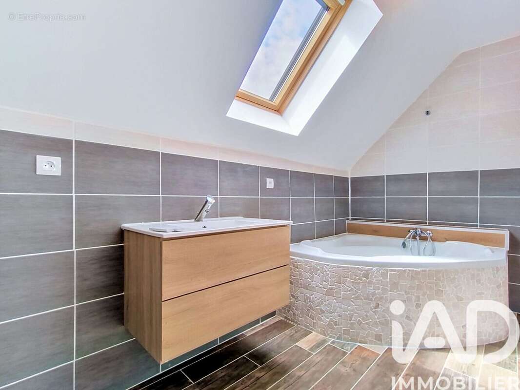 Maison 126 m² à Epiais-Les-Louvres  - photo 8