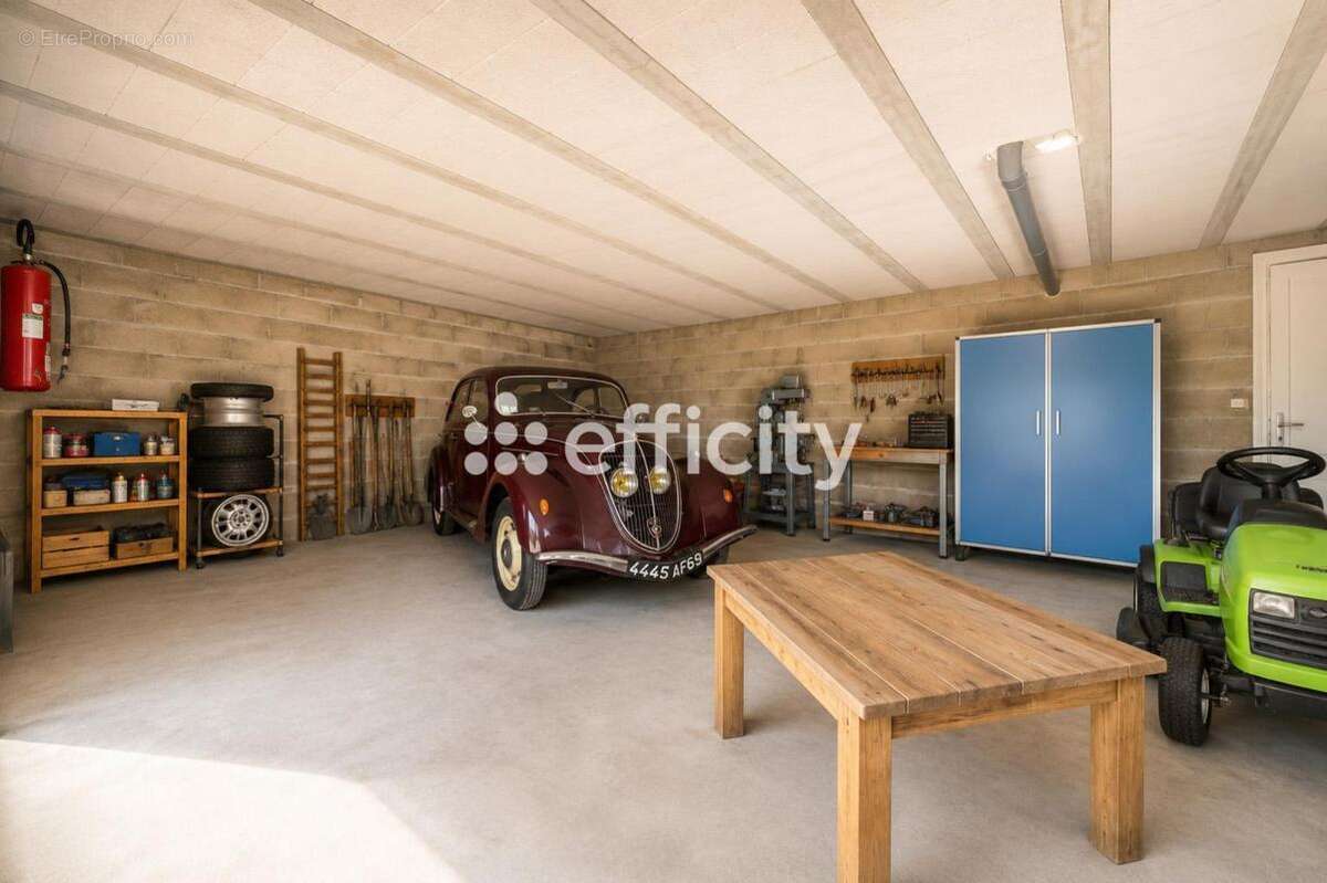 Maison 183 m² à Saint-Germain-Sur-L'arbresle  - photo 13