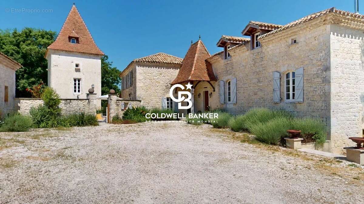 Maison à MONTAIGU-DE-QUERCY