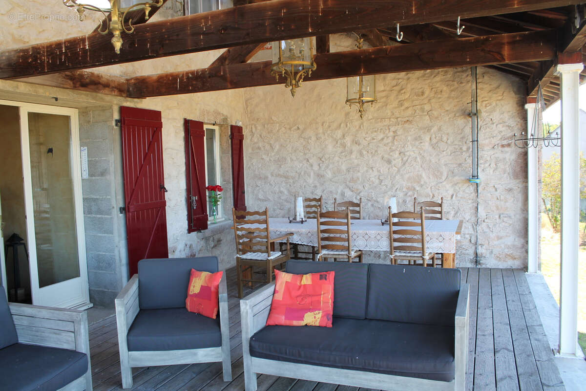 Maison à ECHASSIERES