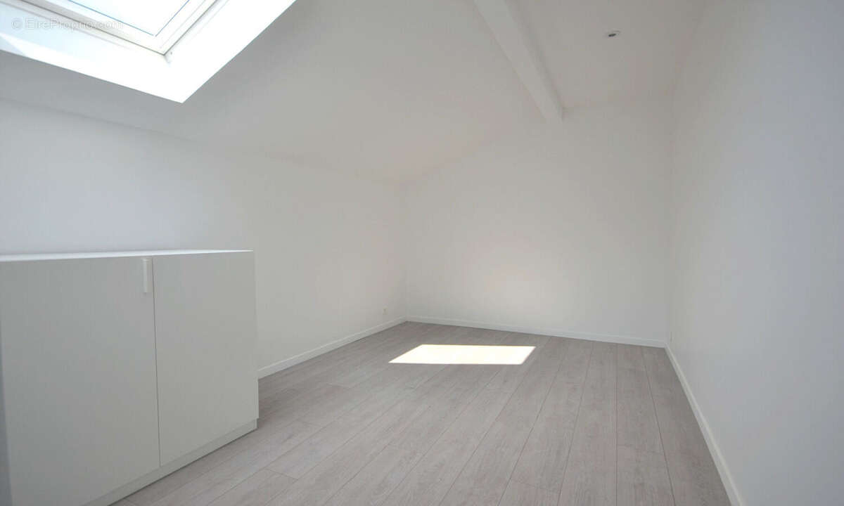 Appartement à LES CLAYES-SOUS-BOIS