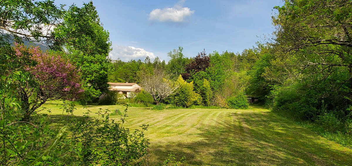 Maison à LA MOTTE-CHALANCON