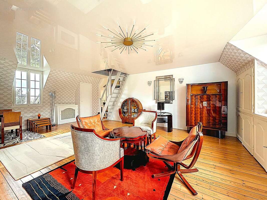Appartement 108 m² à La Riviere-Saint-Sauveur  - photo 3