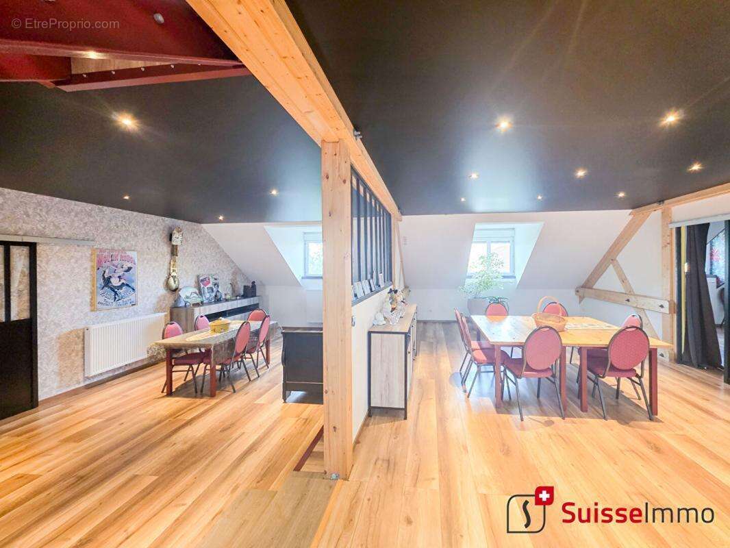 Maison à VALLEROIS-LE-BOIS