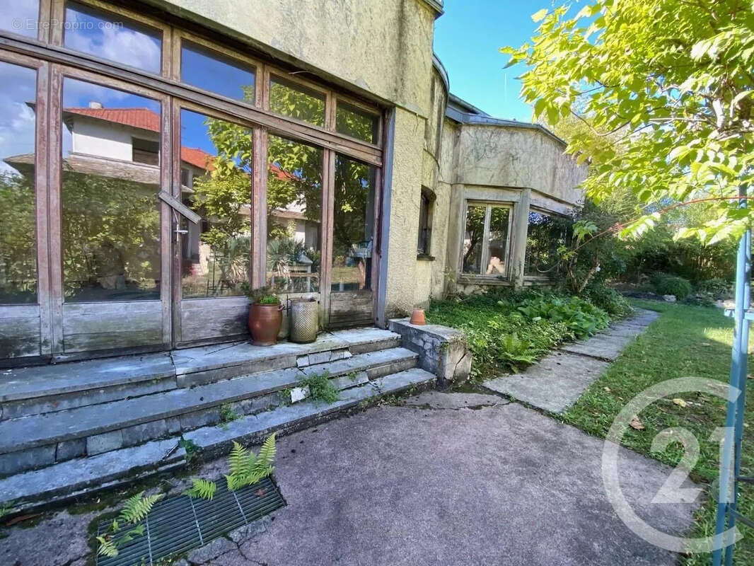 Maison à SAINT-MAUR-DES-FOSSES