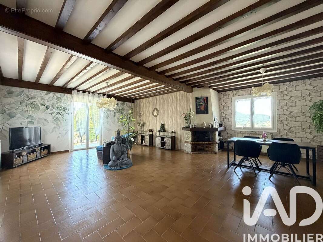 Maison 191 m² à Le Crestet  - photo 9