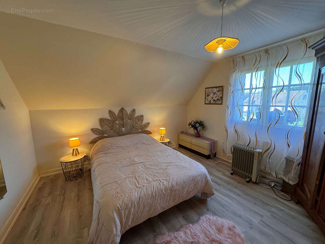 Maison à LASSAY-SUR-CROISNE