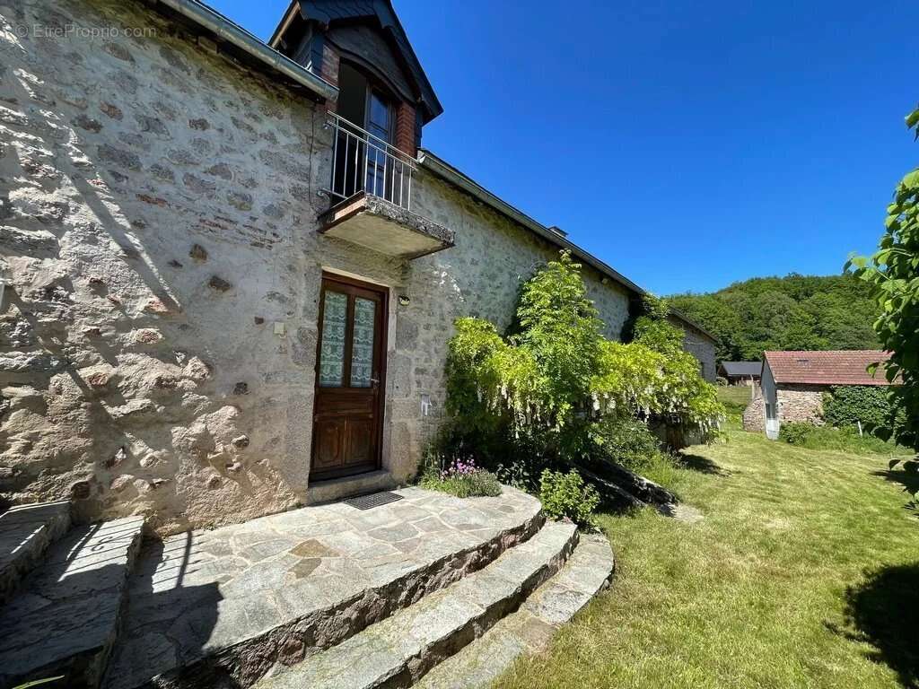 Exclusivité, Bourgogne, Parc du Morvan, Secteur ALLIGNY EN MORVAN, maison 121 m² env  sur plus de 2 600 m² de terrain attenant. - photo 3