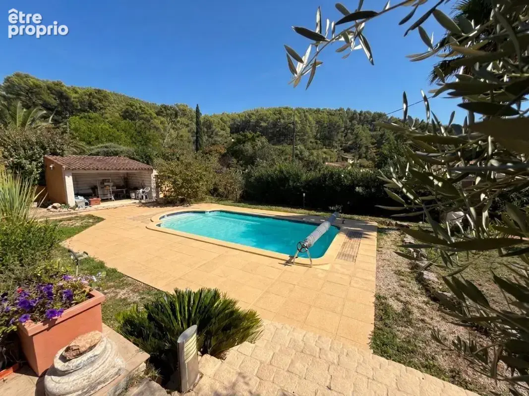 Maison 6 pièces 138 m² à vendre à Cuges-Les-Pins (13780) - photo 2