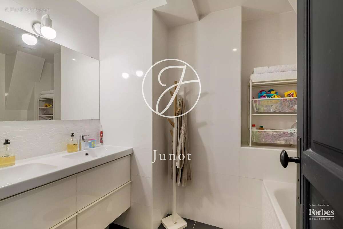 Paris 9e - SAINT-GEORGES - Appartement - 117,68m² Carrez - 6 pièces - Charme de l'ancien - photo 19