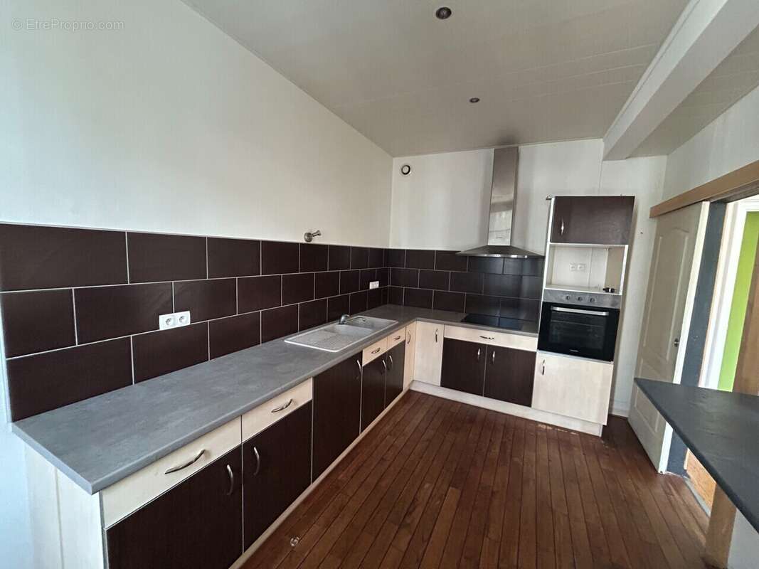 Appartement 201 m² à Tulle  - photo 3