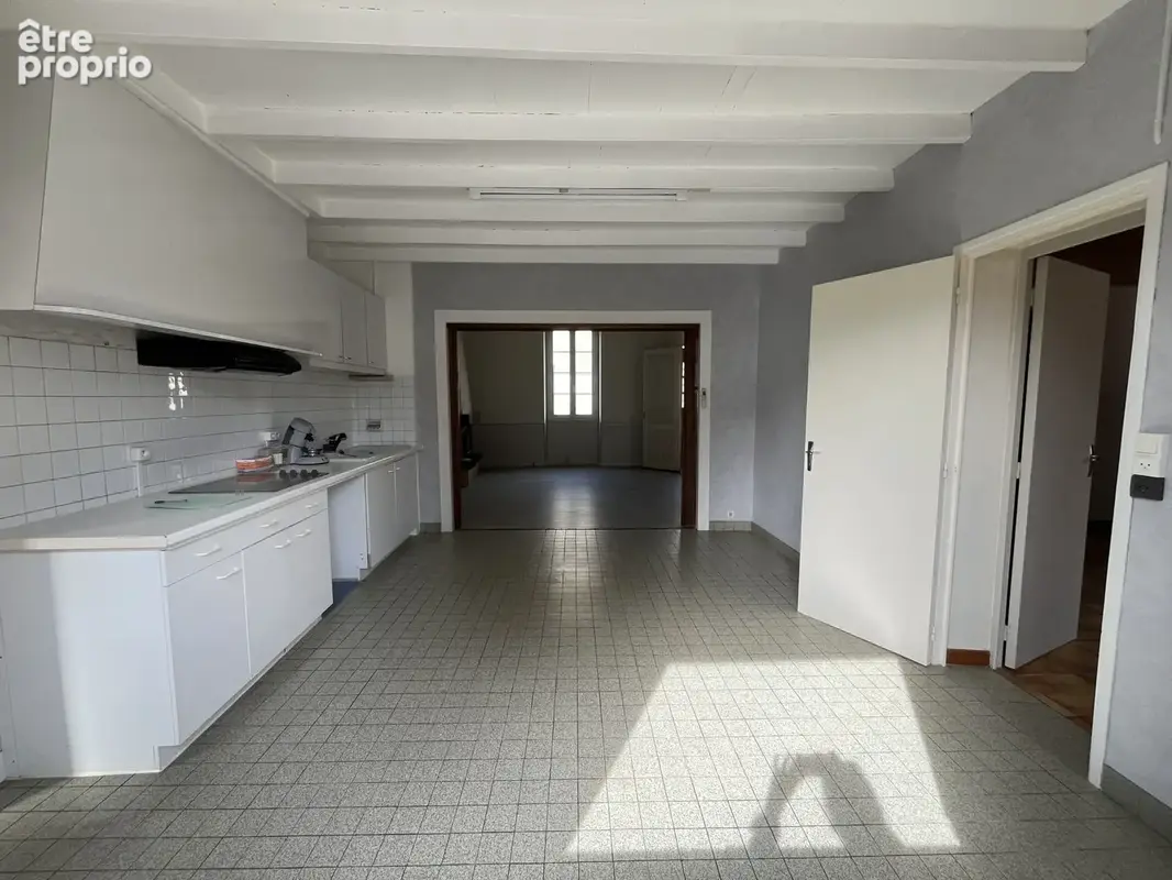 Entre LAREOLE ET LANGON- Maison de village de 83 M2 avec cour, garage attenant et petite dépendance - photo 4