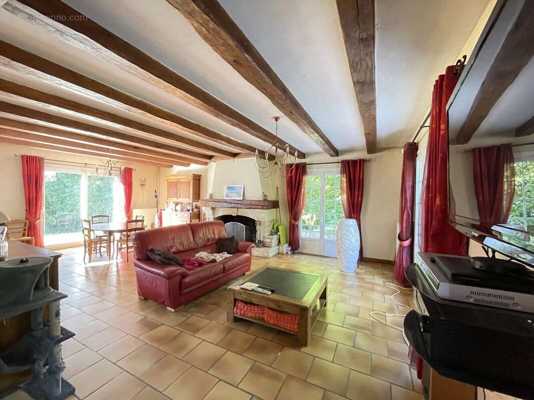 Maison 220 m² à Montmacq  - photo 4