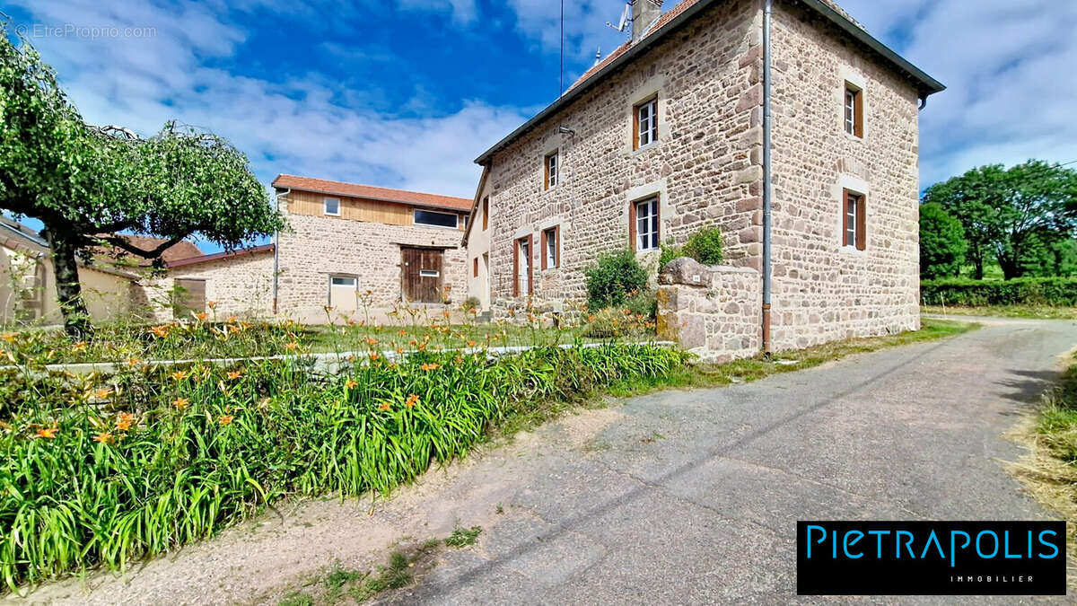 Maison 149 m² à Saint-Racho  - photo 2
